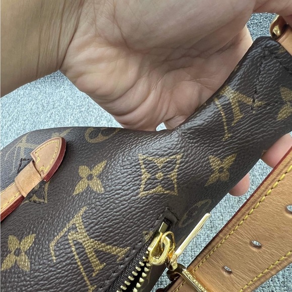 SOLD OUT””””Louis Vuitton bumbag - Picture 8 of 9